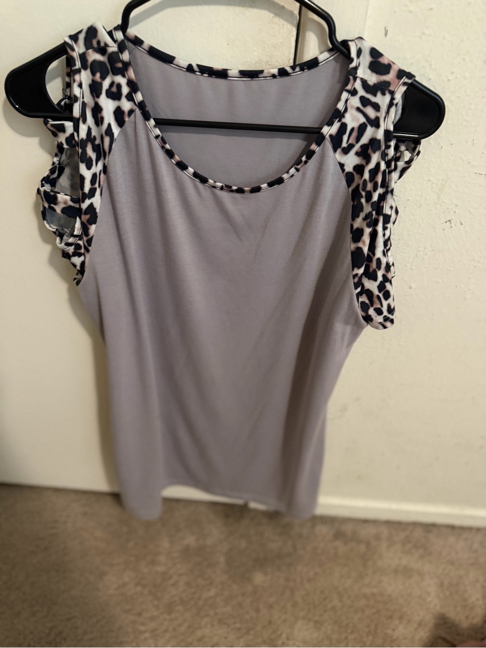 Womens Gray Cold-Shoulder Top with Leopard Print Trim